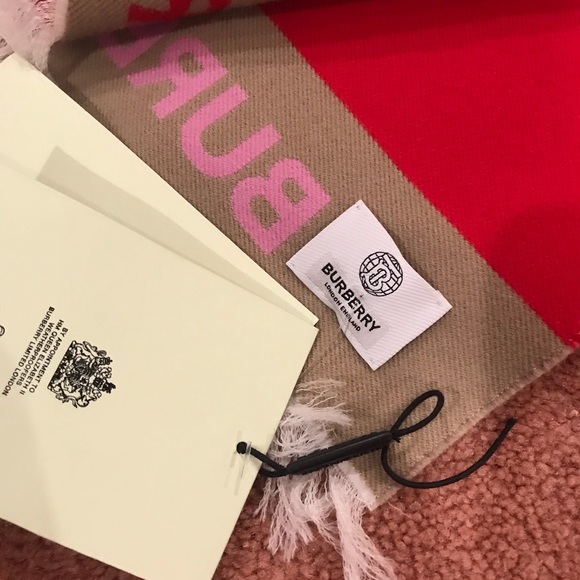 Host pick Burberry Authentic winter scarf pink and red - Picture 5 of 15
